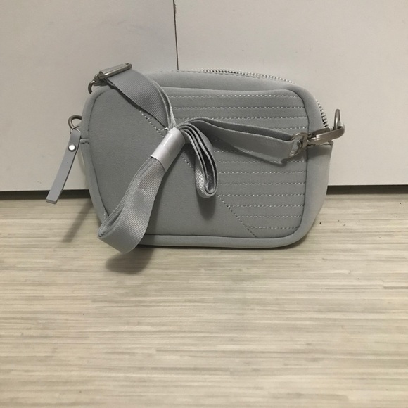 Vooray Clutch - Picture 2 of 3